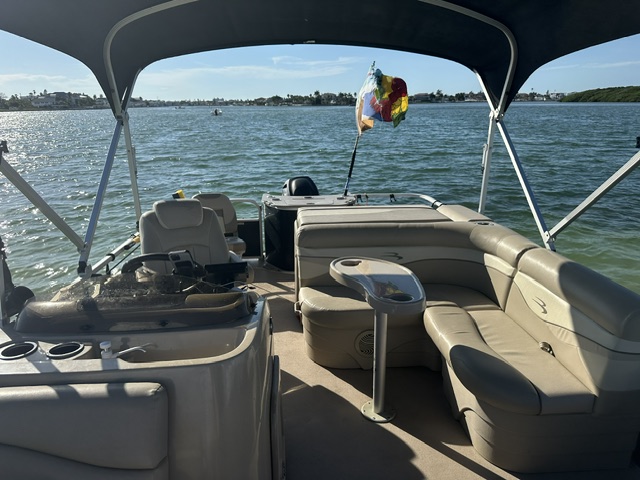 JK2 Pontoon Fun photo 2