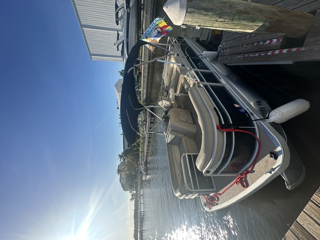 JK2 Pontoon Fun photo 5